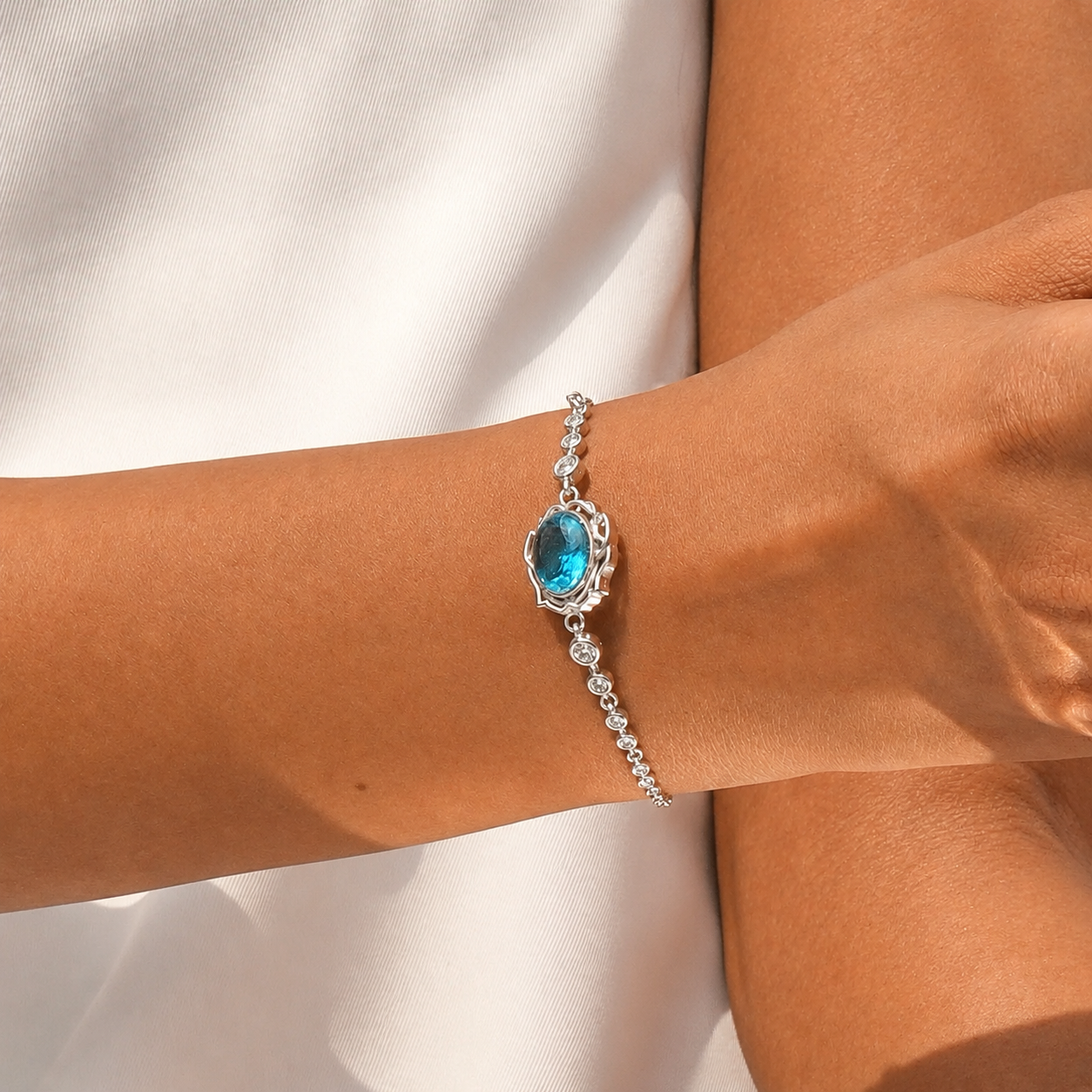 Waves Around The Blue Bracelet