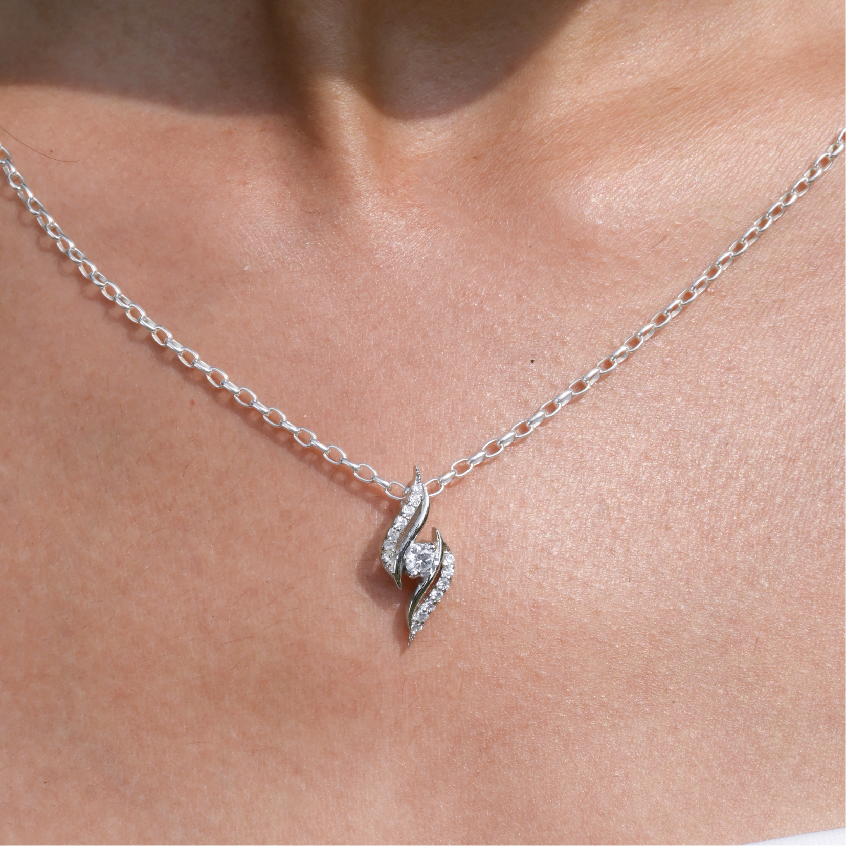 The Ocean Curve Flow Pendant