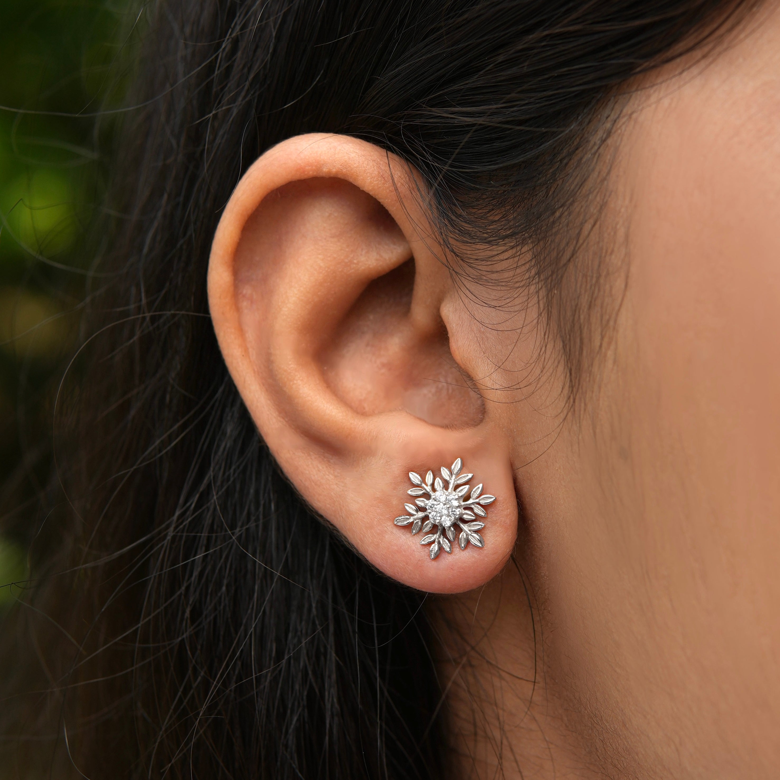Snowleaf Earring