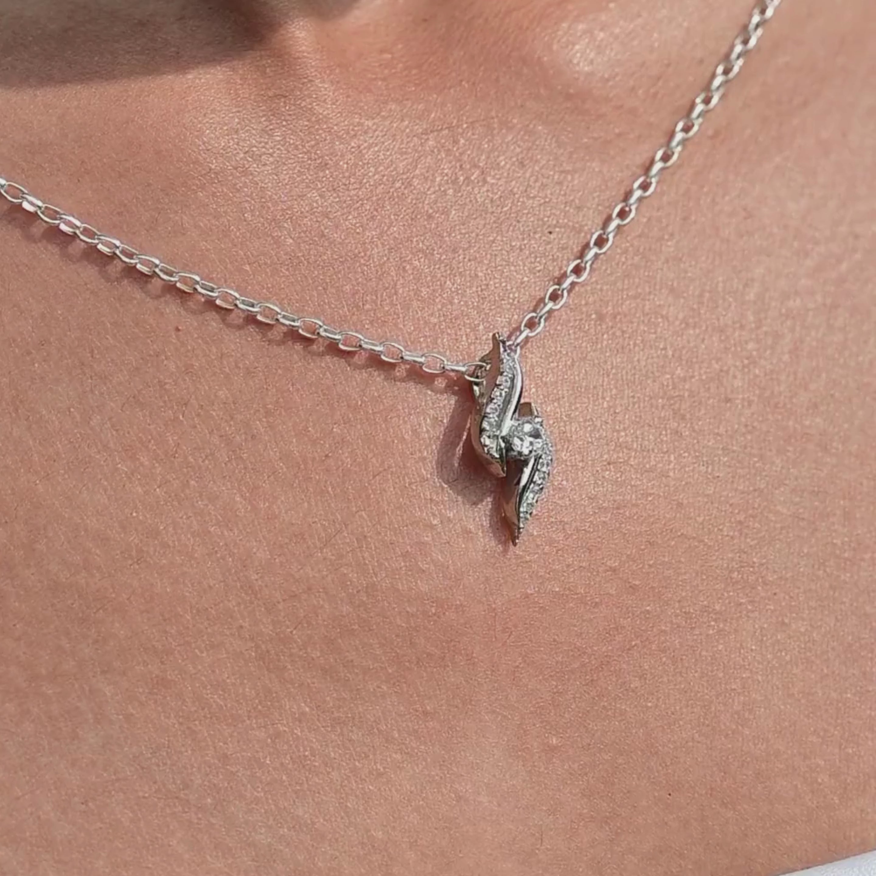 The Ocean Curve Flow Pendant